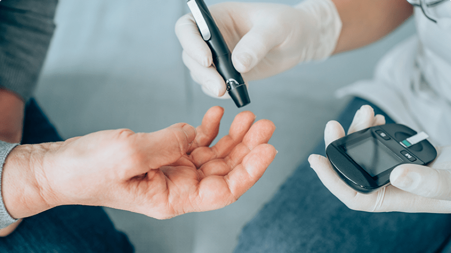 mao e medição glicemia